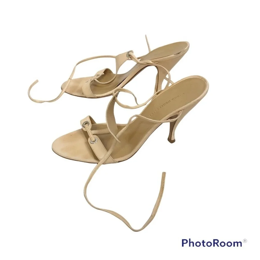 Borgo Degli Ulivi tan t strap harness self tie heels